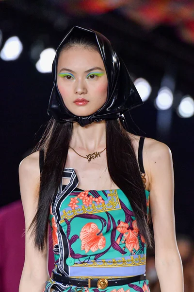 Look 30
